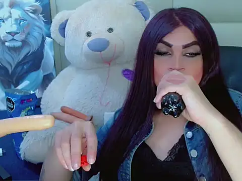 Snapshot of NharaBigCock chatting on 11/09/25, 03:43 NharaBigCock online show from 11/09/25, 03:43