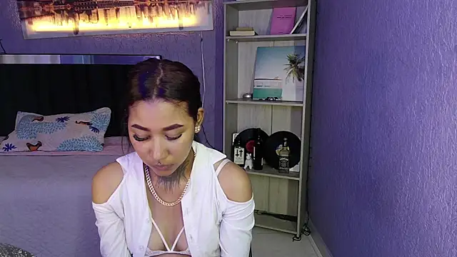 lyam ebony  online show from 11/14/25, 09:13