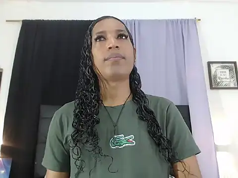 Snapshot of MiaCoock chatting on 11/08/25, 01:33 MiaCoock online show from 11/08/25, 01:33