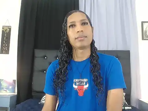 Snapshot of MiaCoock chatting on 12/05/25, 12:47 MiaCoock online show from 12/05/25, 12:47