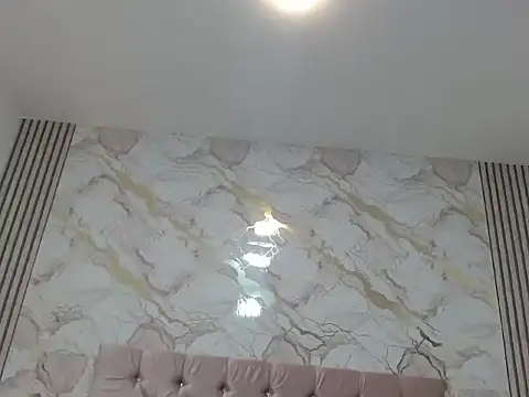 Snapshot of MiaCoock chatting on 12/17/25, 02:12 MiaCoock online show from 12/17/25, 02:12