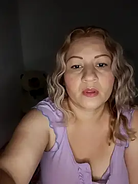 Karoline milf hot online show from 11/12/25, 03:40