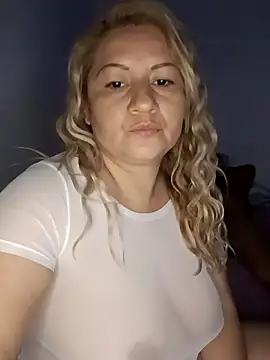 Karoline milf hot online show from 11/30/25, 06:50