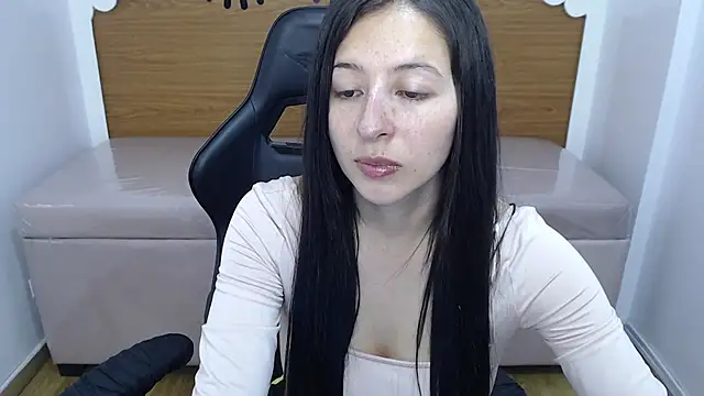 Snapshot of scarlett_percy_t chatting on 11/17/25, 07:52 scarlett percy t online show from 11/17/25, 07:52