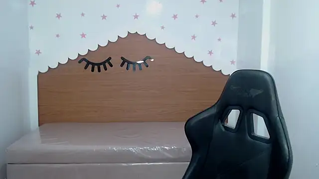 Snapshot of scarlett_percy_t chatting on 11/20/25, 07:46 scarlett percy t online show from 11/20/25, 07:46