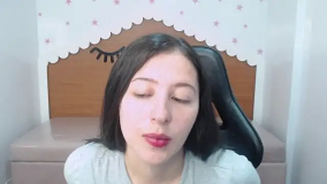 Snapshot of scarlett_percy_t chatting on 11/26/25, 07:37 scarlett percy t online show from 11/26/25, 07:37