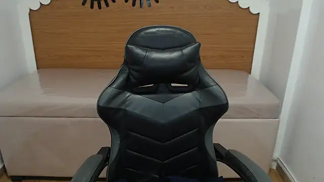 Snapshot of scarlett_percy_t chatting on 12/03/25, 07:45 scarlett percy t online show from 12/03/25, 07:45