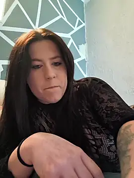 Snapshot of zara_night01 chatting on 11/12/25, 10:37 zara night01 online show from 11/12/25, 10:37