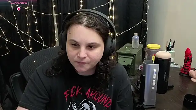 Salacious Sage online show from 04/12/26, 08:36