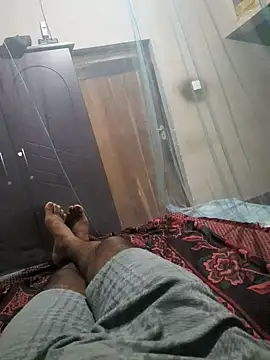 Snapshot of kaushi76 chatting on 12/21/25, 08:27 kaushi76 online show from 12/21/25, 08:27