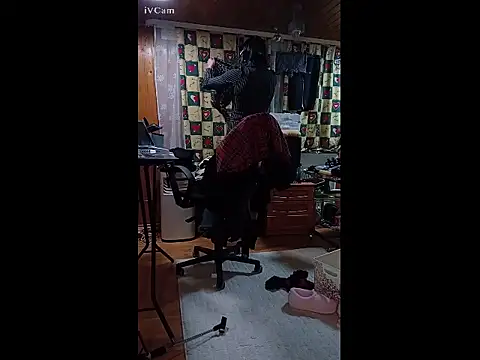 AgnesCross39 online show from 12/17/25, 05:24