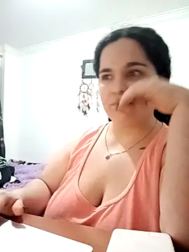 Snapshot of Reichel05_ chatting on 03/05/26, 05:36 Reichel05 online show from 03/05/26, 05:36