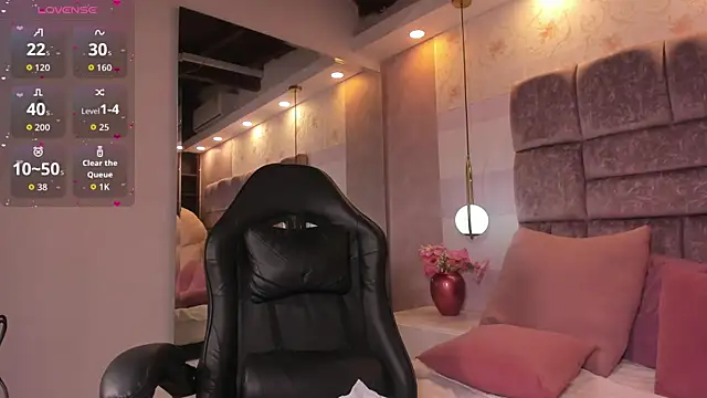 danielamonet online show from 05/18/26, 06:19