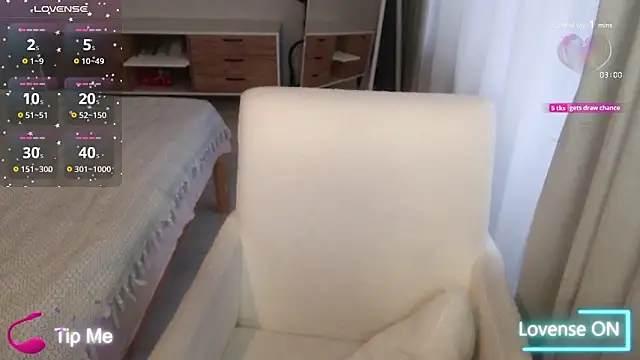 Snapshot of PolinaXXXXJones chatting on 12/02/25, 12:21 PolinaXXXXJones online show from 12/02/25, 12:21