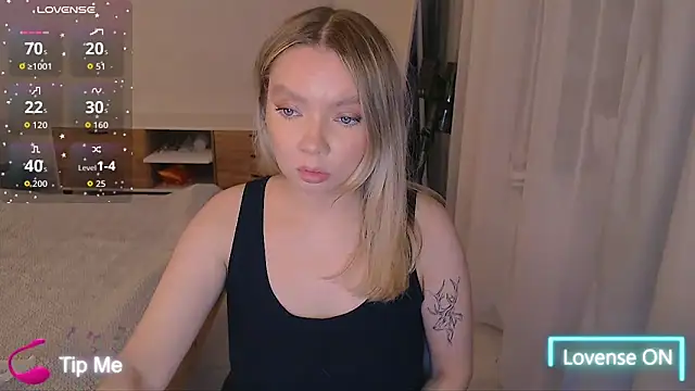 Snapshot of PolinaXXXXJones chatting on 12/15/25, 07:40 PolinaXXXXJones online show from 12/15/25, 07:40