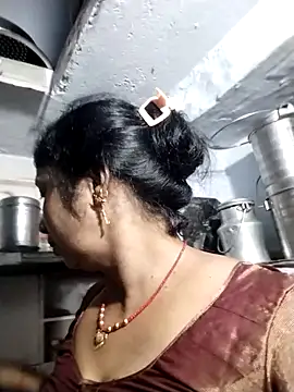 Snapshot of Hami705 chatting on 11/09/25, 03:32 Hami705 online show from 11/09/25, 03:32