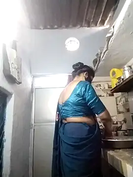 Snapshot of Hami705 chatting on 11/16/25, 03:34 Hami705 online show from 11/16/25, 03:34