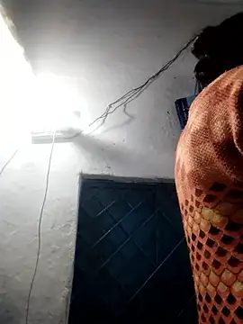 Snapshot of Hami705 chatting on 12/16/25, 05:34 Hami705 online show from 12/16/25, 05:34