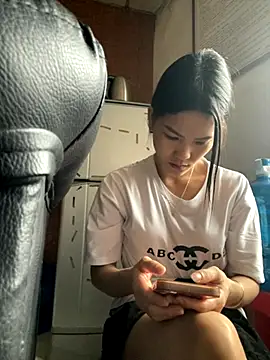 Beolulu online show from 11/18/25, 02:39