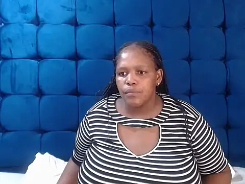 Snapshot of StunningChunky chatting on 11/10/25, 10:36 StunningChunky online show from 11/10/25, 10:36