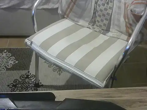 Snapshot of ellsaBunny chatting on 11/28/25, 03:47 ellsaBunny online show from 11/28/25, 03:47