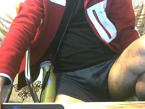 Snapshot of ellsaBunny chatting on 12/17/25, 04:02 ellsaBunny online show from 12/17/25, 04:02