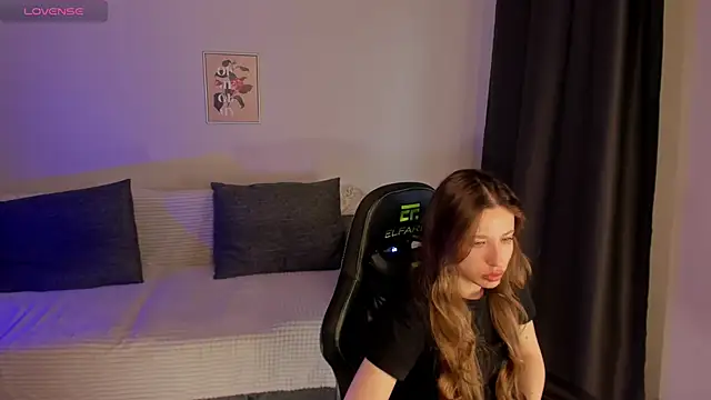 eirakiliana online show from 11/19/25, 07:30