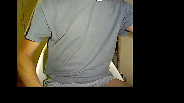 Snapshot of Taro070 chatting on 11/19/25, 02:06 Taro070 online show from 11/19/25, 02:06