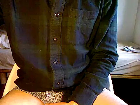Snapshot of Taro070 chatting on 03/16/26, 04:18 Taro070 online show from 03/16/26, 04:18