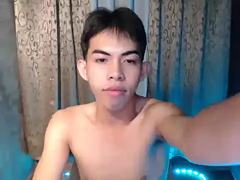 Urhotsilverboy online show from 12/05/25, 03:48