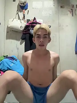 Urhotsilverboy online show from 06/10/26, 06:18