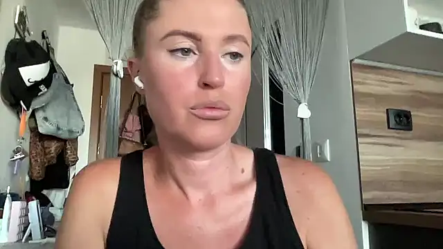 Ameli8 online show from 07/11/26, 04:32