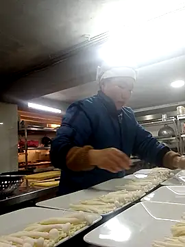 Helen kelly online show from 12/14/25, 07:25