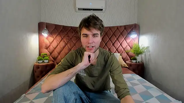 Snapshot of JonnahHell chatting on 11/09/25, 01:42 JonnahHell online show from 11/09/25, 01:42