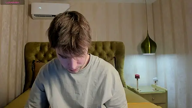 Snapshot of JonnahHell chatting on 11/19/25, 12:27 JonnahHell online show from 11/19/25, 12:27