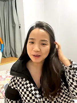 Hmm 0303 online show from 12/17/25, 02:34