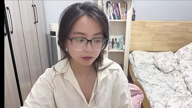 Hmm 0303 online show from 02/26/26, 03:33