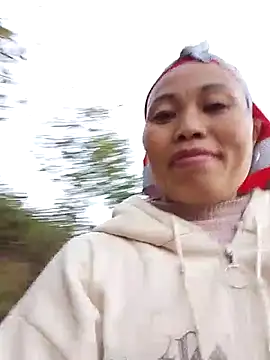 Karen china online show from 11/26/25, 10:05