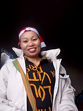 Karen china online show from 11/28/25, 09:34