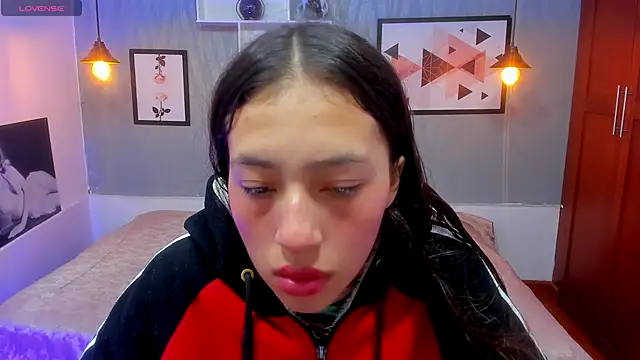 Valery clk online show from 11/06/25, 01:45