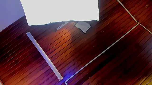 NicolasRey1 online show from 11/25/25, 04:12