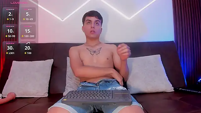 NicolasRey1 online show from 11/29/25, 04:37