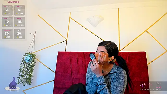 Paris Evans  online show from 01/08/26, 12:07