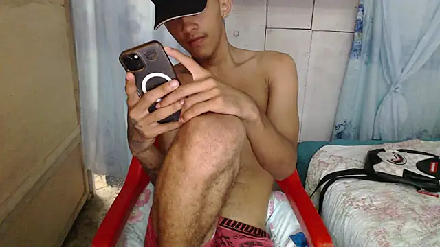 Snapshot of thebesthot chatting on 12/14/25, 07:29 thebesthot online show from 12/14/25, 07:29