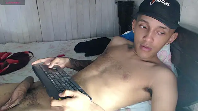 Snapshot of thebesthot chatting on 12/20/25, 02:40 thebesthot online show from 12/20/25, 02:40