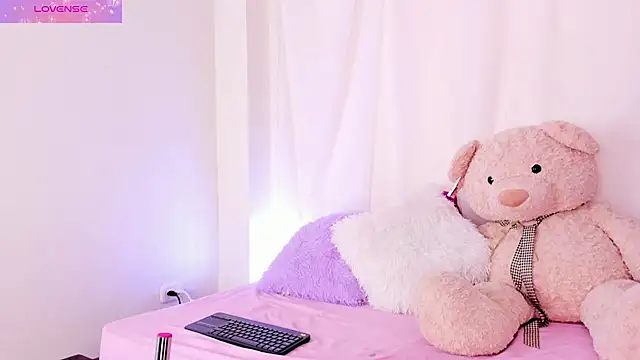 Nyra lux16 online show from 12/22/25, 08:22