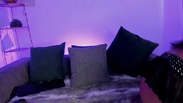 Niina26 online show from 04/15/26, 07:58