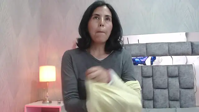 GiselaZivic online show from 04/16/26, 07:14