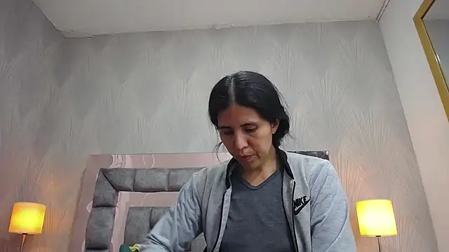 Snapshot of GiselaZivic chatting on 07/17/26, 07:19 GiselaZivic online show from 07/17/26, 07:19