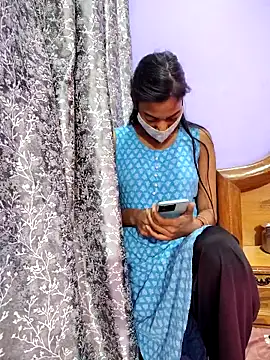 Snapshot of Student12th chatting on 11/12/25, 01:06 Student12th online show from 11/12/25, 01:06